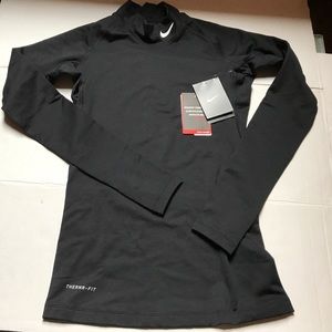 NWT. Nike Pro Warm Therma-Fit Training Tee size XS .